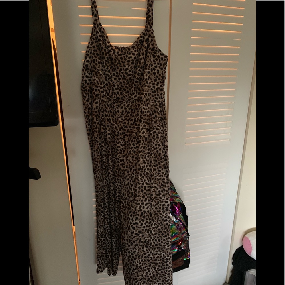 Leopard jumper